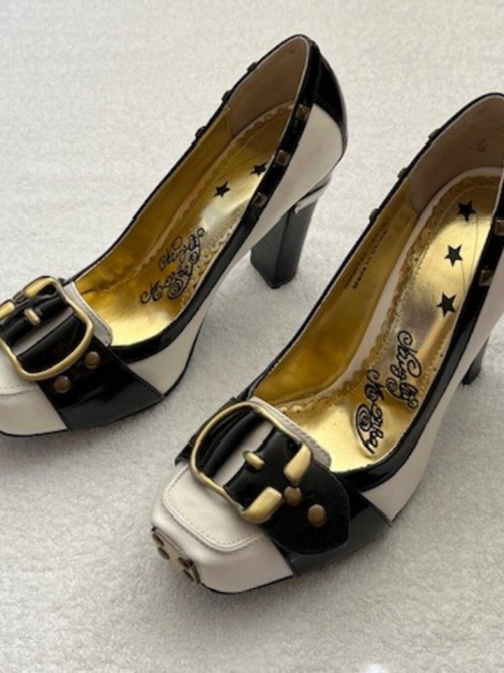 NEVER WORN Naughty Monkey Black White High Heels Studded Buckle Loafers Size 6